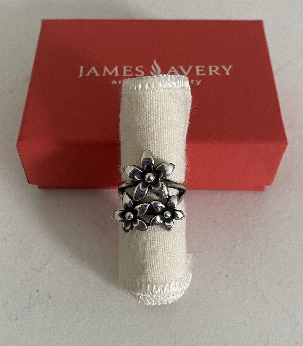 James Avery Retired Triple Daisy Ring Size 6